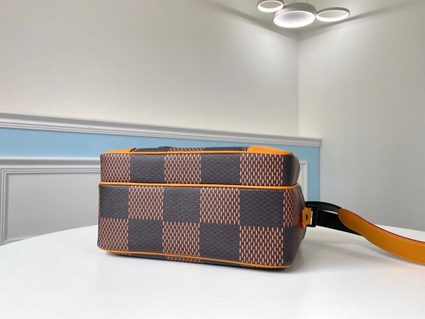 l**is V*t*n messager bag