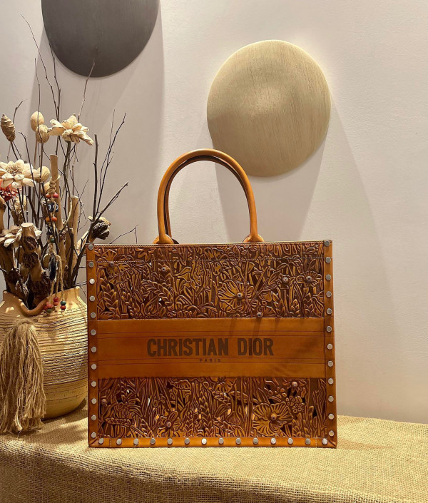 D*or D*oramour D*or book tote