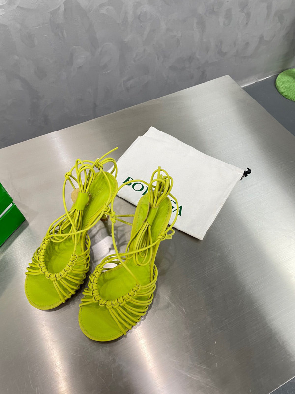 Bo*te*ga ve*ne*ta dot