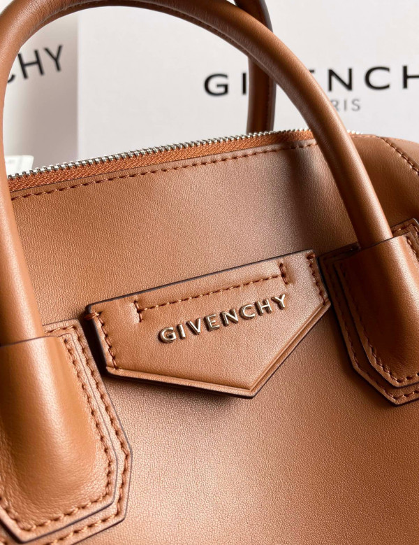 GIVENCHY ANTIGONA SOFT