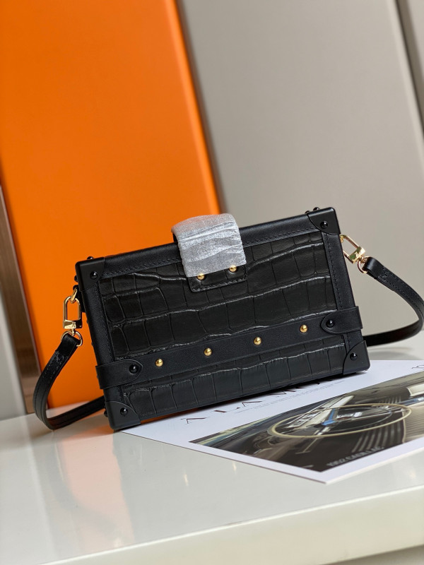 l**is V*t*n petite malle