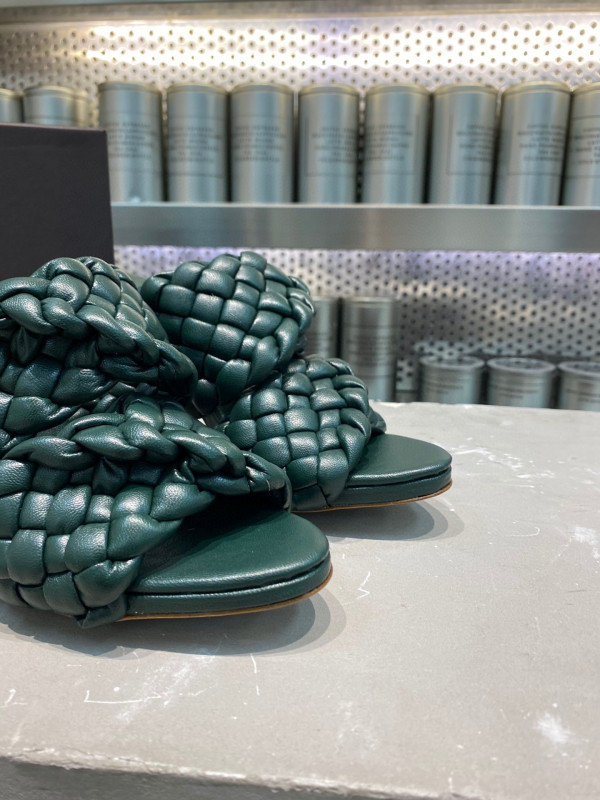 Bo*te*ga ve*ne*ta curve