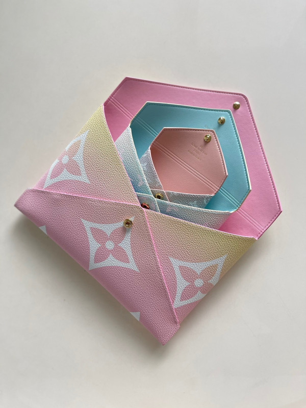 l**is V*t*n kirigami pochette