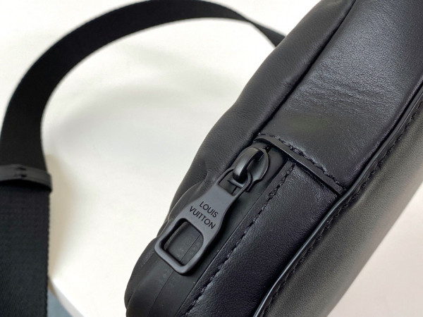 l**is V*t*n asymmetrical sling bag