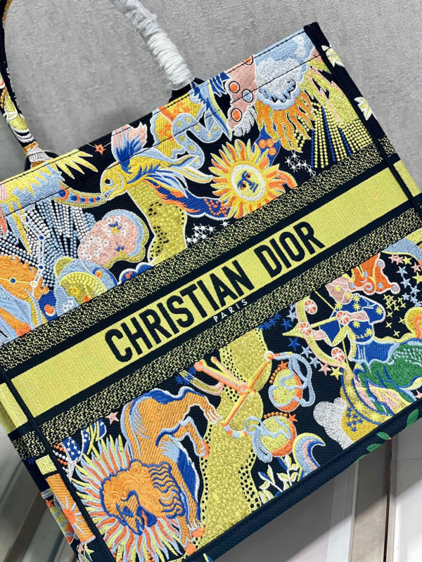 large D*or book tote