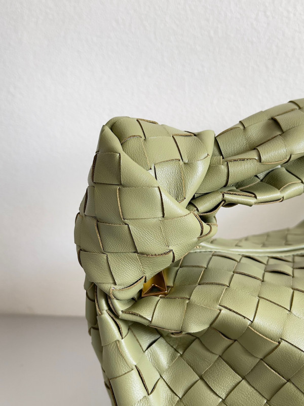 Bo*te*ga ve*ne*ta teen jodie