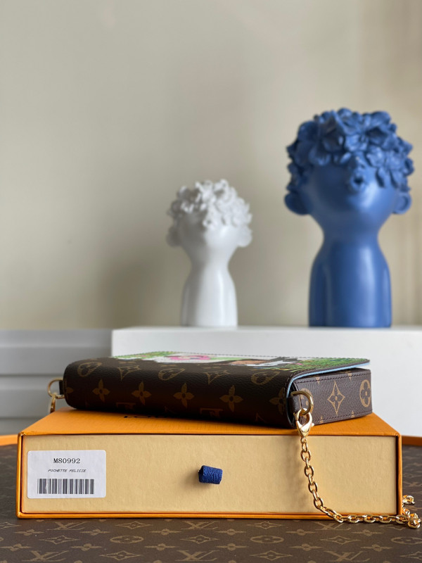 l**is V*t*n fÉlicie pochette