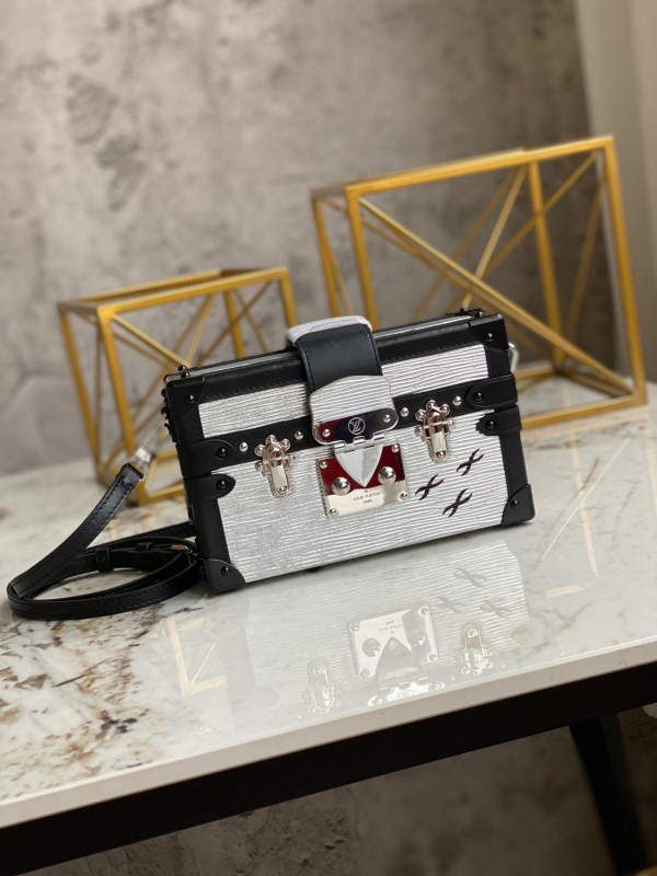 l**is V*t*n petite malle