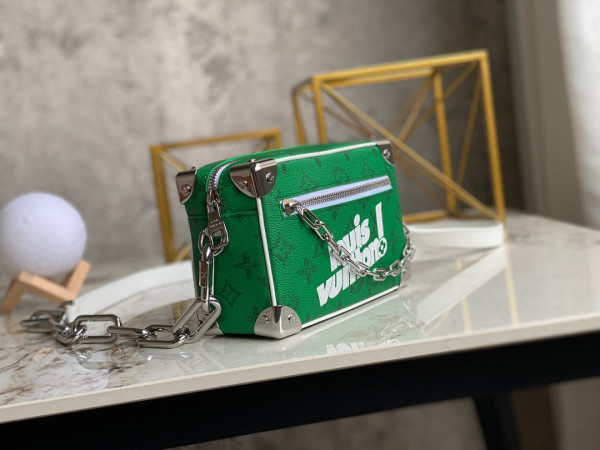 l**is V*t*n mini soft trunk