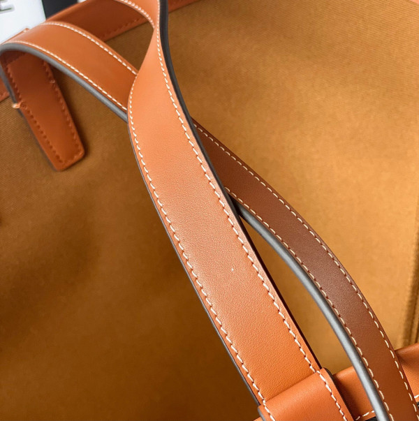 Ce**e medium couffin cuir triomphe