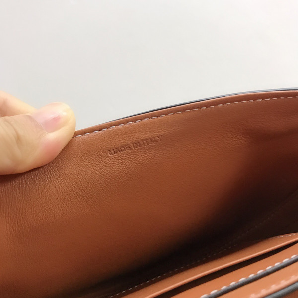 Ce**e small besace 16 bag in satinated calfskin