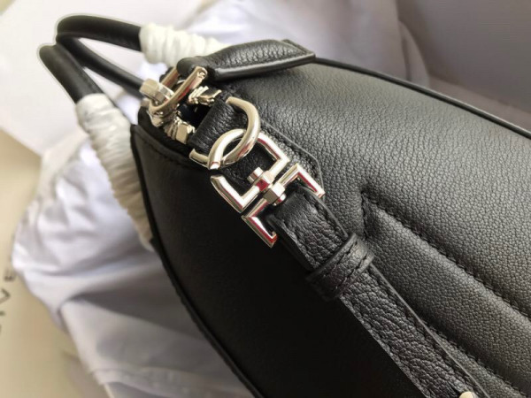 GIVENCHY ANTIGONA MINI/SMALL/MEDIUM IN GRAINED LEATHER