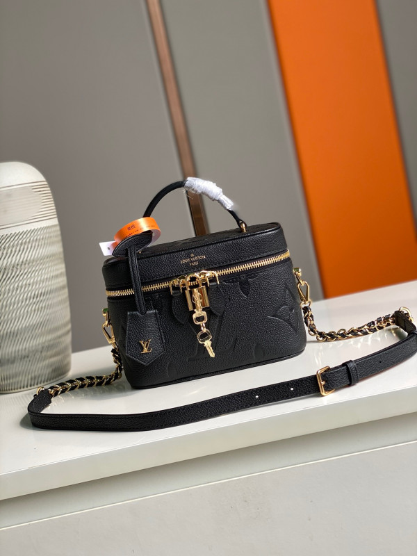 l**is V*t*n vanity pm