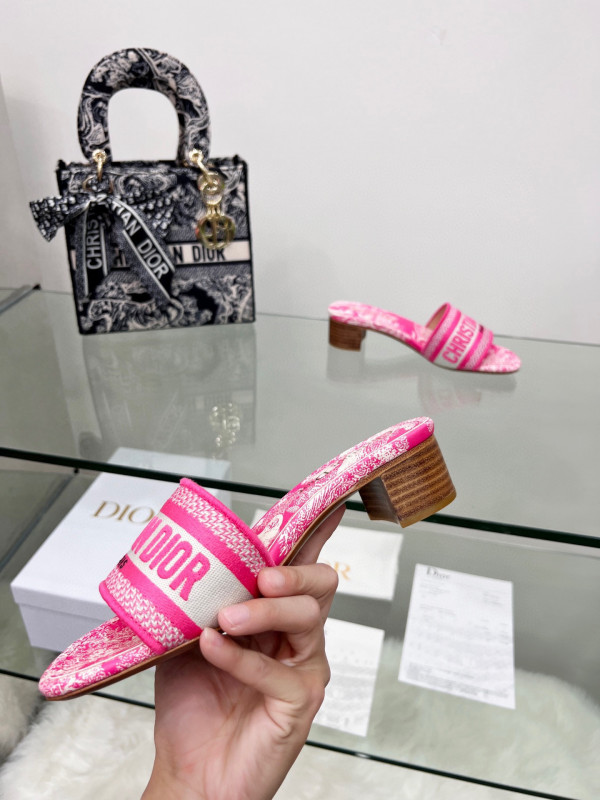 D*or dway heeled slide