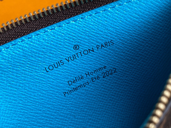 l**is V*t*n cc holder