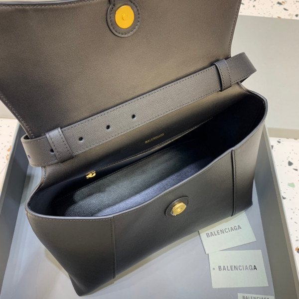 Ba*len*cia*ga downtown medium shoulder bag