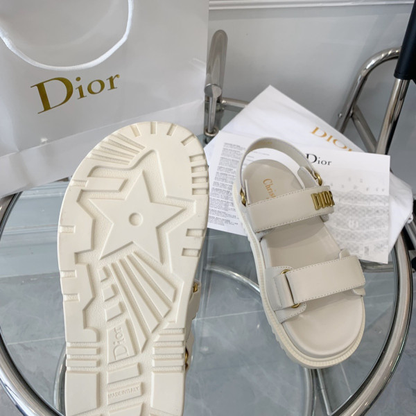 D*oract sandal