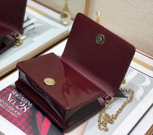 lady D*or nano pouch