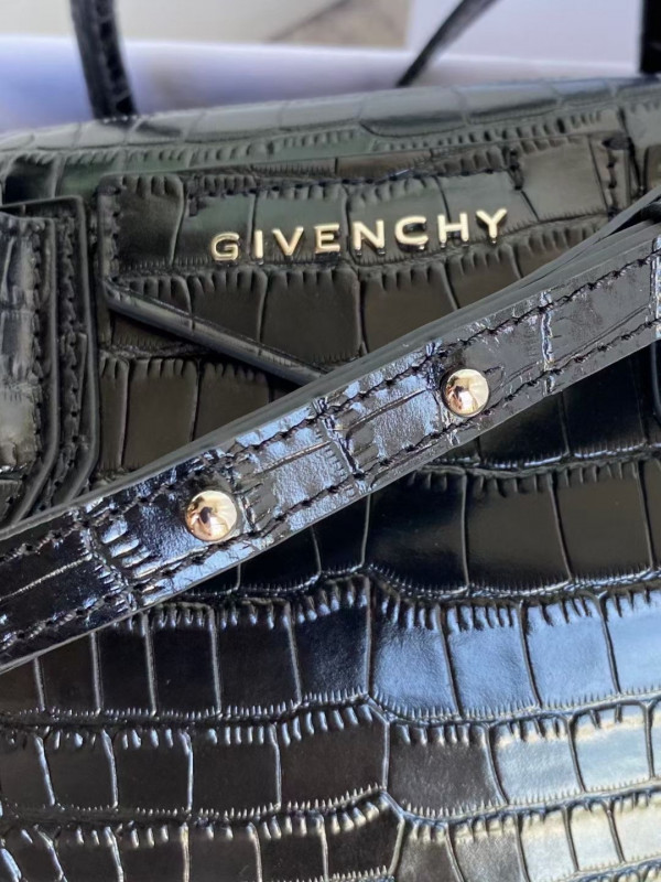 GIVENCHY ANTIGONA SOFT