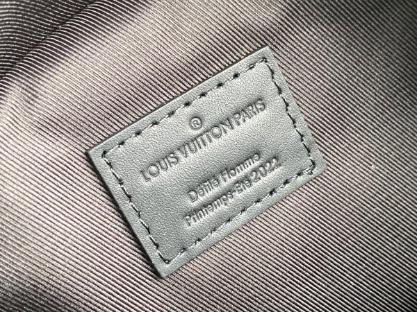 l**is V*t*n wheel box