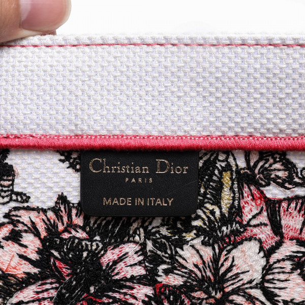 large D*or book tote