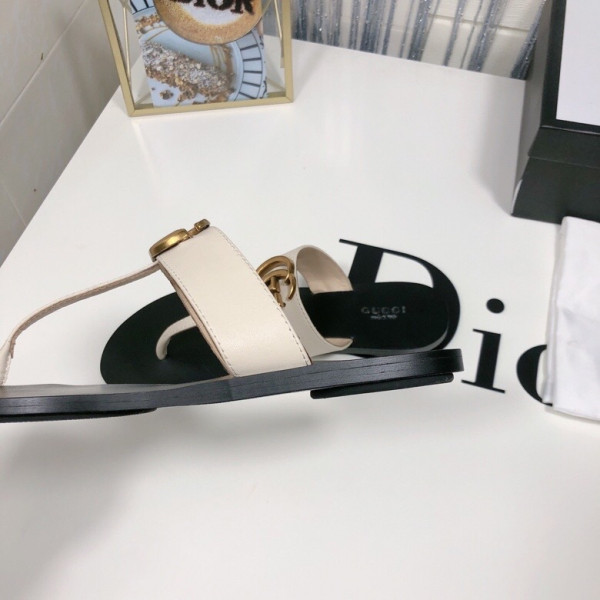 G*u*i leather thong sandal with double g