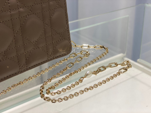 D*or lady D*or chain pouch