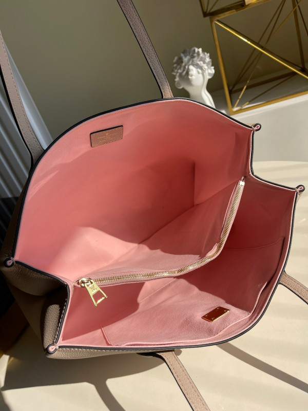 l**is V*t*n lockme shopper