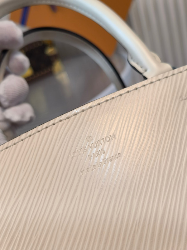 l**is V*t*n marelle tote bb