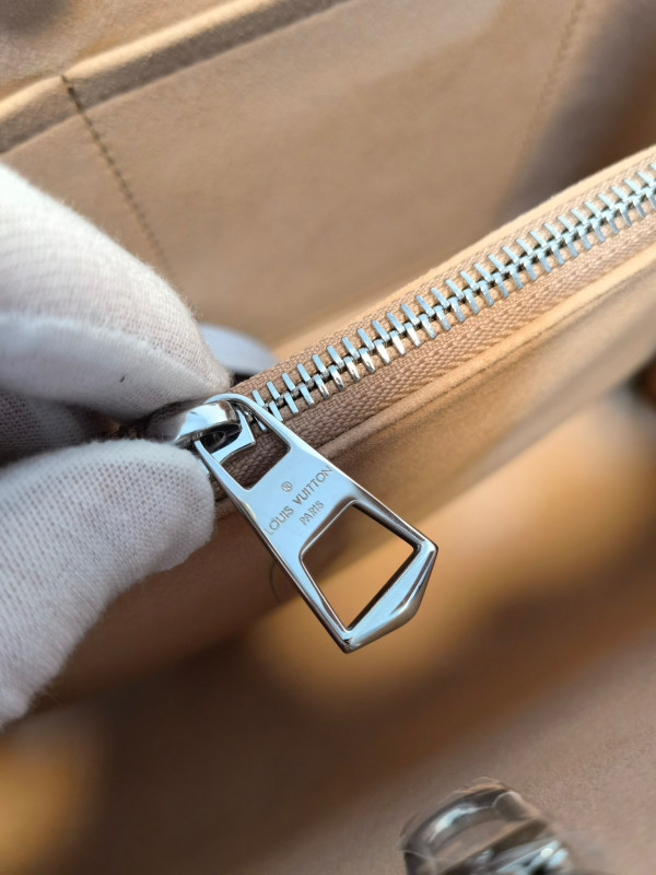 l**is V*t*n marelle tote mm