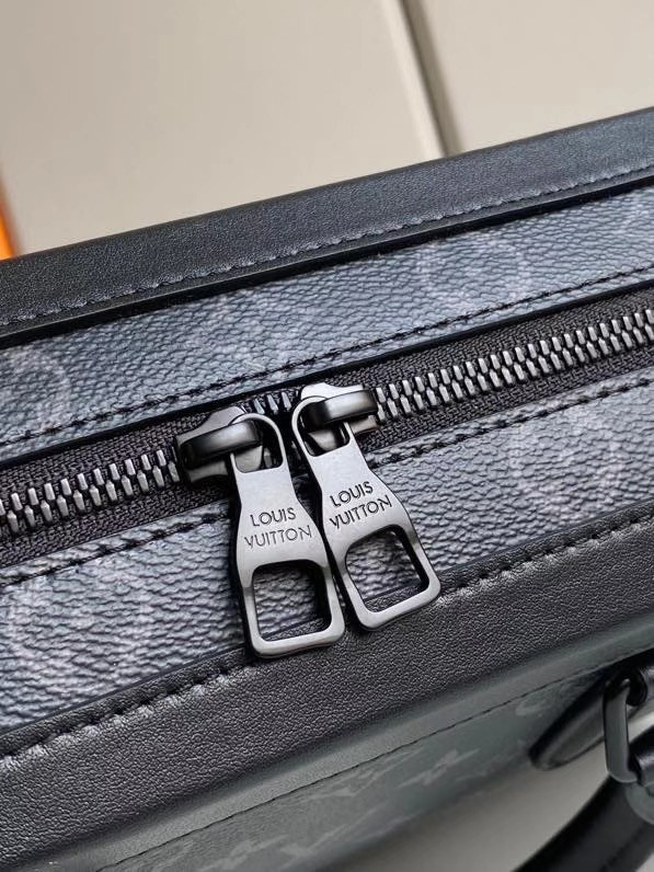 l**is V*t*n soft trunk