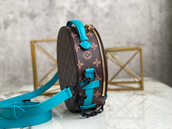 l**is V*t*n wheel box