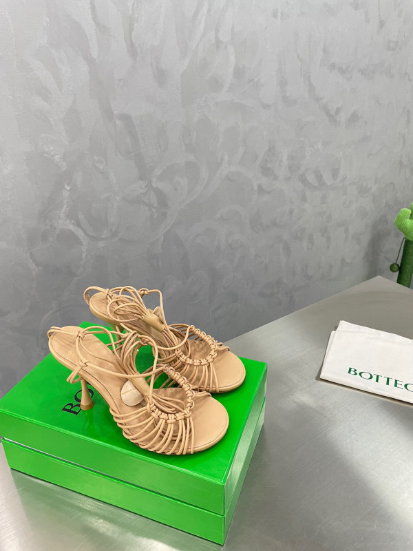 Bo*te*ga ve*ne*ta dot