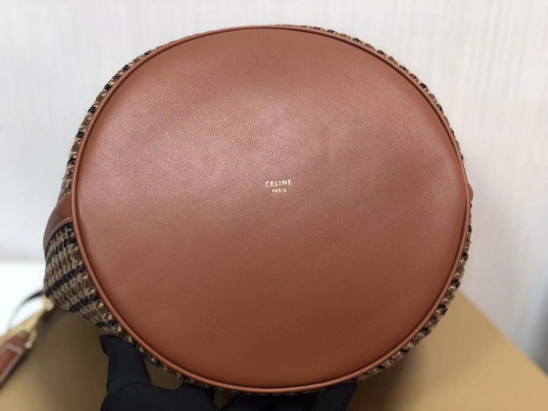 Ce**e teen bucket 16