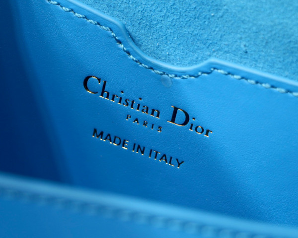 D*or bobby east-west bag