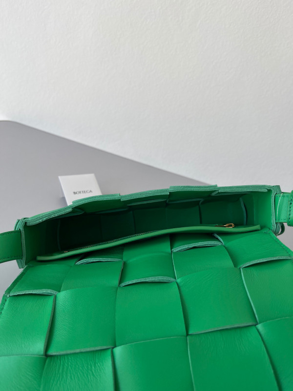 Bo*te*ga ve*ne*ta cassette