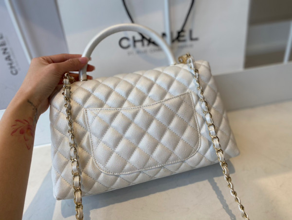 CL LARGE FLAP BAG WITH TOP HANDLE