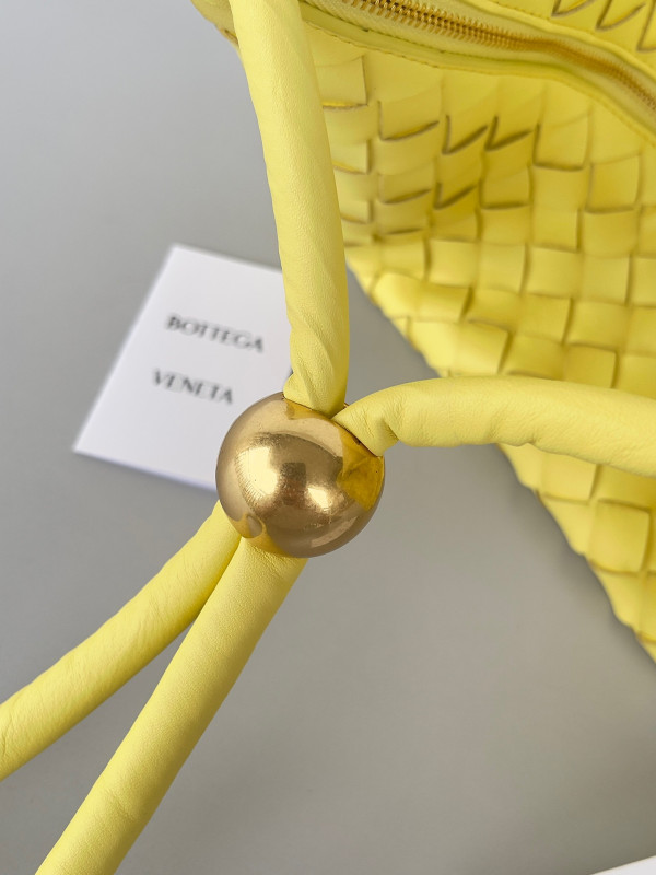 Bo*te*ga ve*ne*ta turn