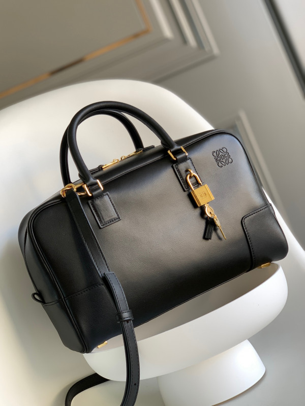 LOEWE Amazona 28 bag