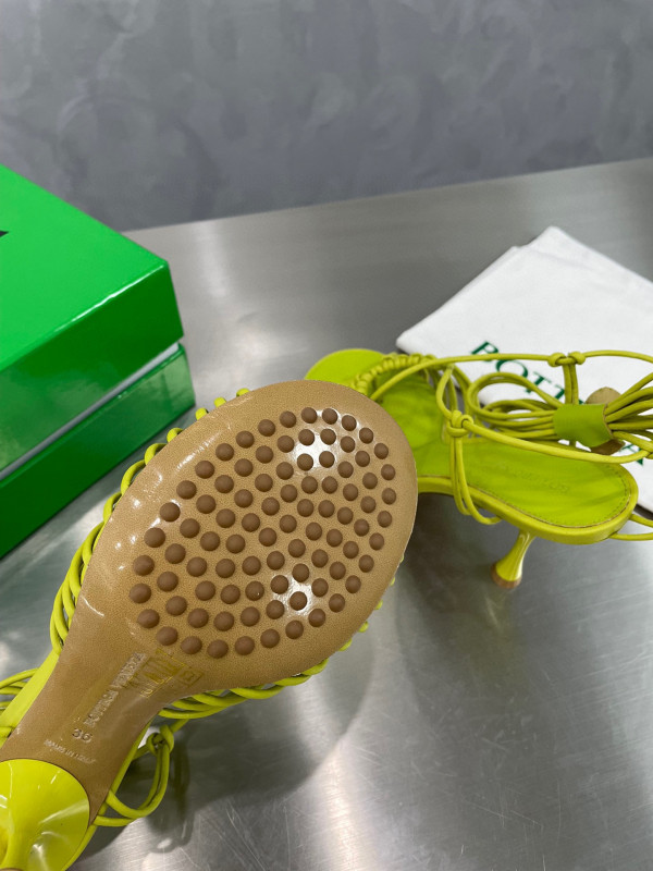 Bo*te*ga ve*ne*ta dot