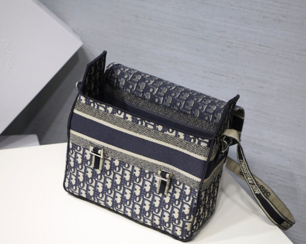 D*or oblique D*orcamp messenger bag