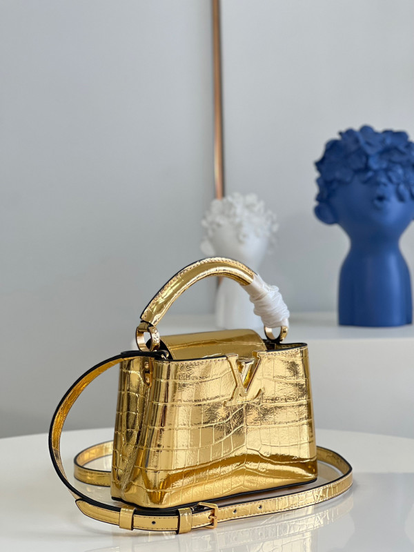 l**is V*t*n capucines mini