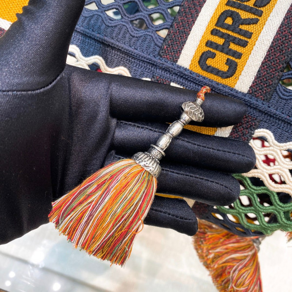 D*or d-bubble bucket bag