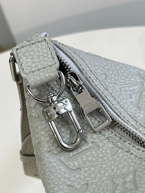 l**is V*t*n hobo cruiser pm