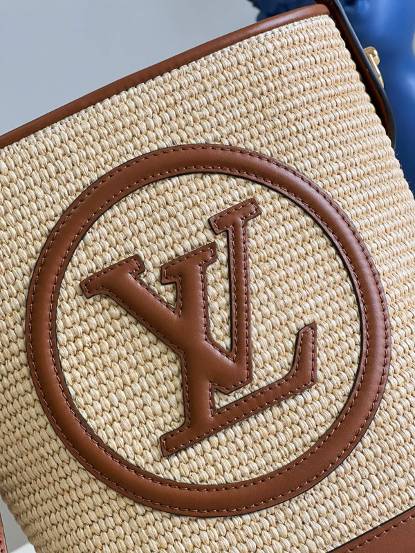 l**is V*t*n petit bucket