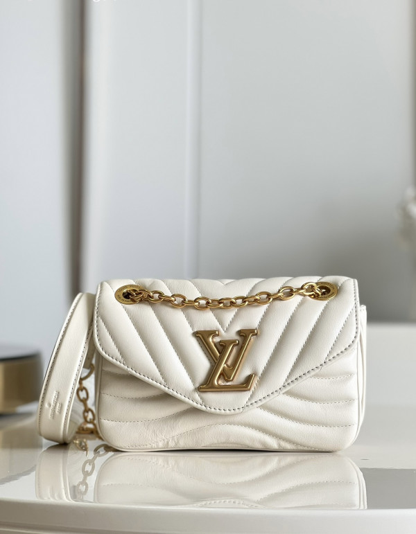 l**is V*t*n new wave chain bag pm