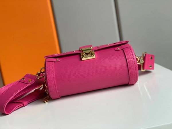 l**is V*t*n papillon trunk