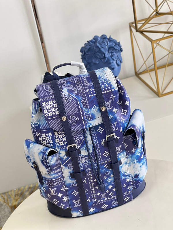 l**is V*t*n christopher pm