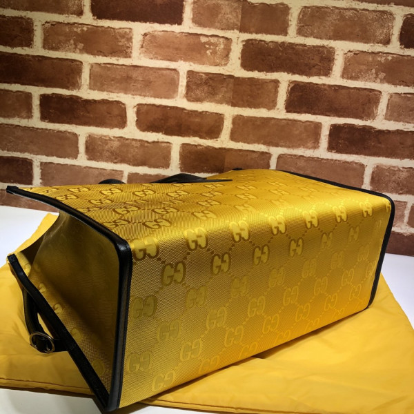 G*u*i off the grid tote bag