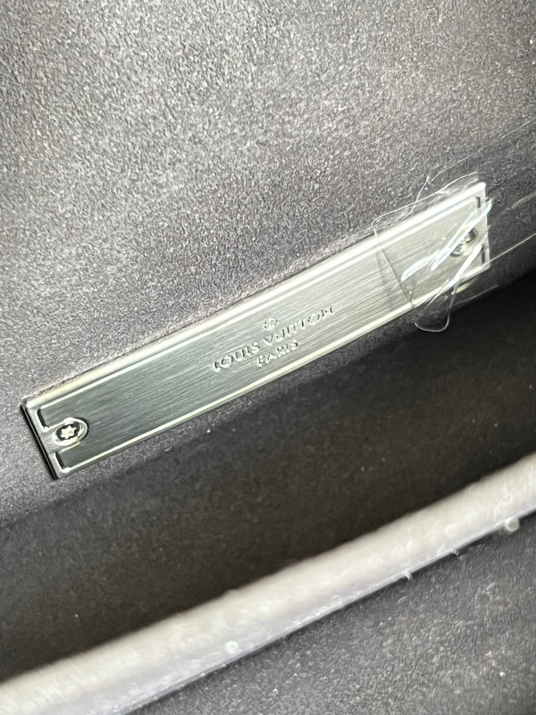 l**is V*t*n dauphine mini